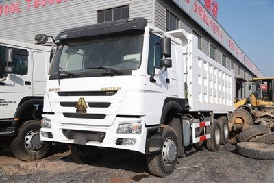 Autocarro con cassone ribaltabile HW76 6x4